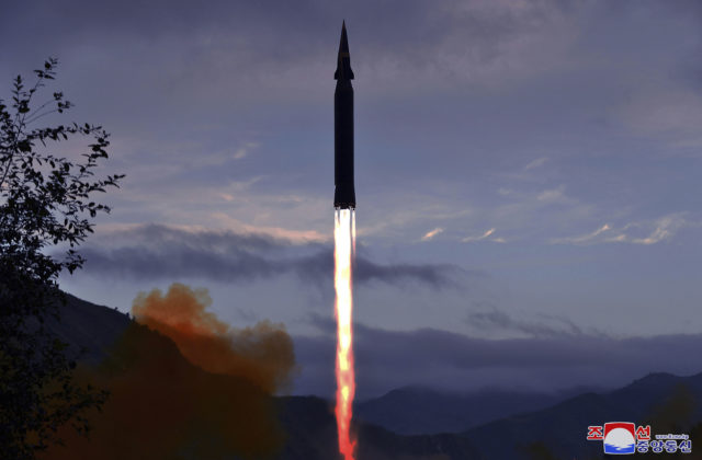 KĽDR malo otestovať novú hypersonickú raketu, tlak na USA a Južnú Kóreu rastie