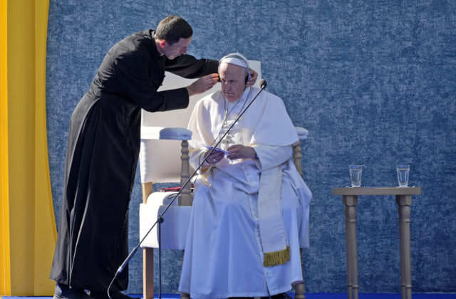 Koľko stála návšteva pápeža na Slovensku? Ethos hovorí o šafárení a Matovičovo ministerstvo mlčí