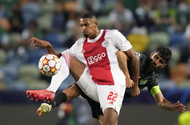 Besiktas v Lige majstrov nestačil na Dortmund, štvorgólový Haller z Ajaxu napodobnil legendárneho van Bastena