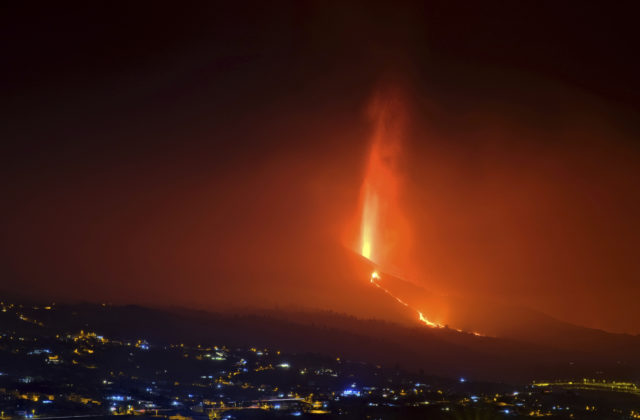Sopka na La Palme zničila viac ako 500 budov, podľa vedcov vstúpila do fázy nízkej aktivity
