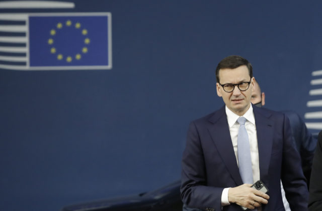 V Únii nie je miesto na vojnovú rétoriku, reagovala Európska komisia na slová poľského premiéra