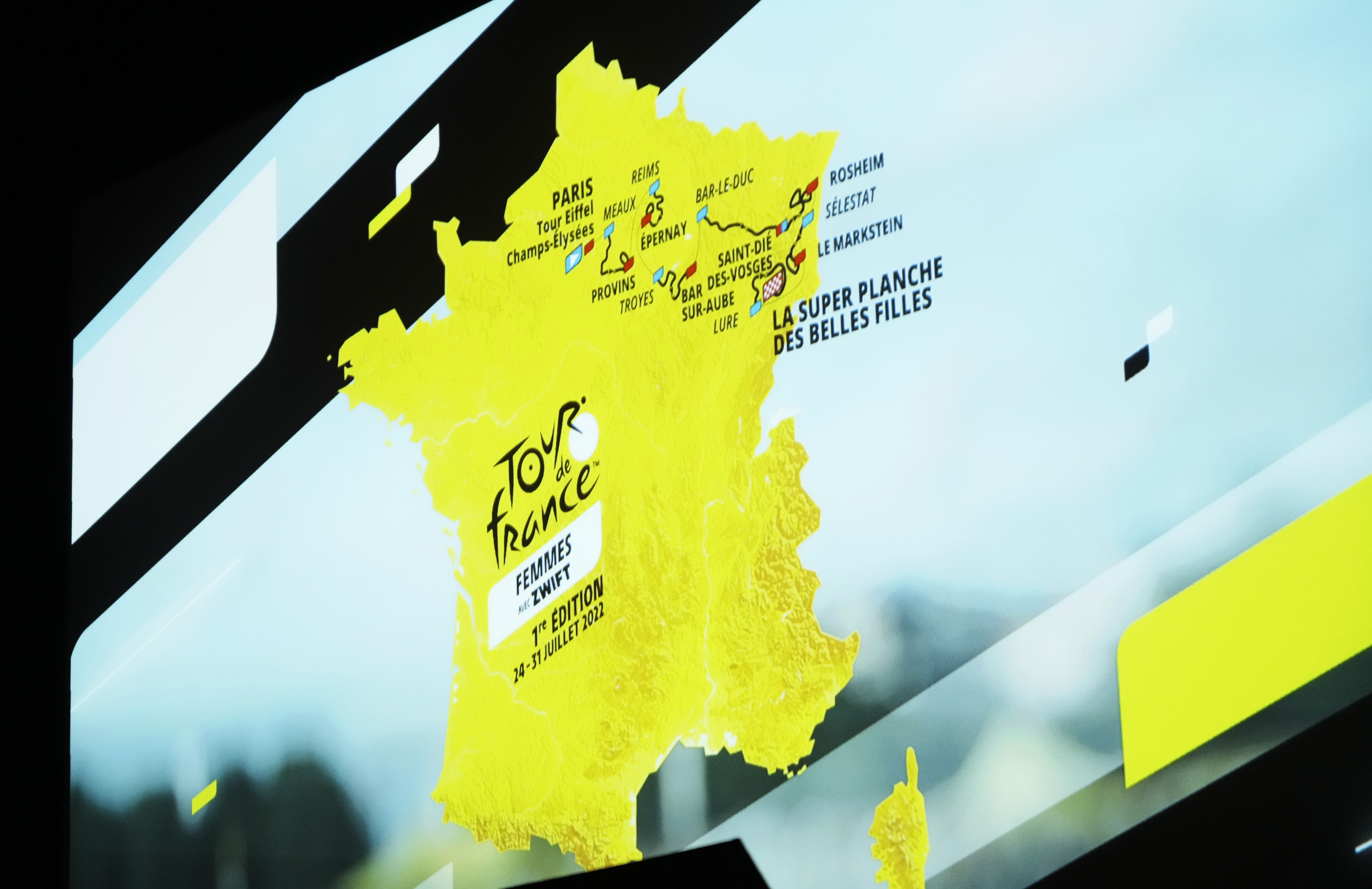 Tour de France 2022 odštartuje v Kodani, cyklistov preveria nekonečné výšľapy či zradné kocky (video)