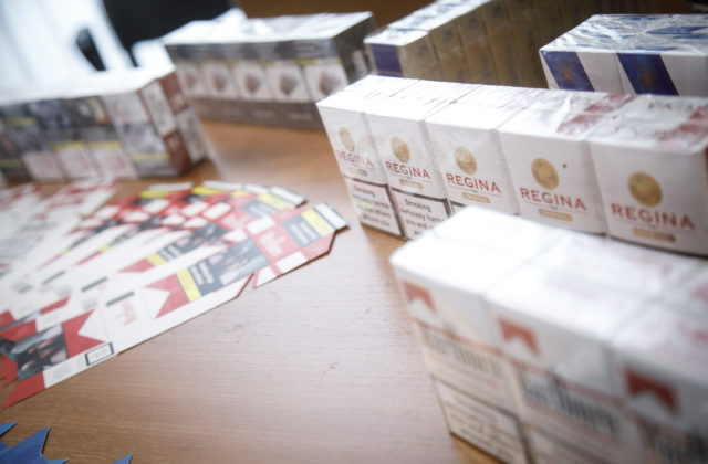 Až 1,8 milióna kusov nelegálnych cigariet sa podarilo zachytiť počas medzinárodnej akcie
