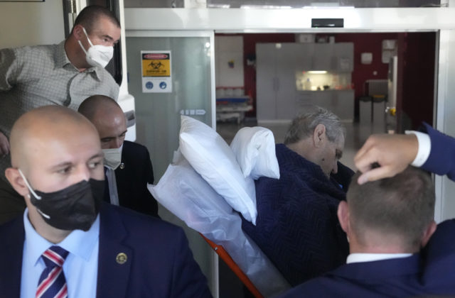 Prezidenta Zemana preložia na štandardné oddelenie, kde bude mať povolené návštevy