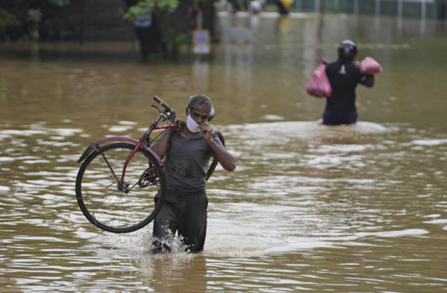 Povodne v Indii si vyžiadali obete na životoch, desiatky osôb sú stále nezvestné