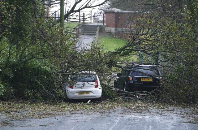 Búrka Arwen spôsobila obrovské výpadky elektriny a to až na týždeň