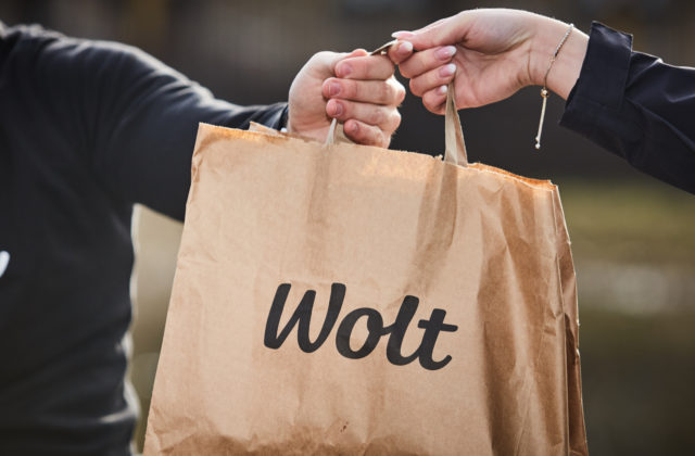 Wolt podporí gastro zrušením komisií pri vyzdvihnutí a zľavami objednávok