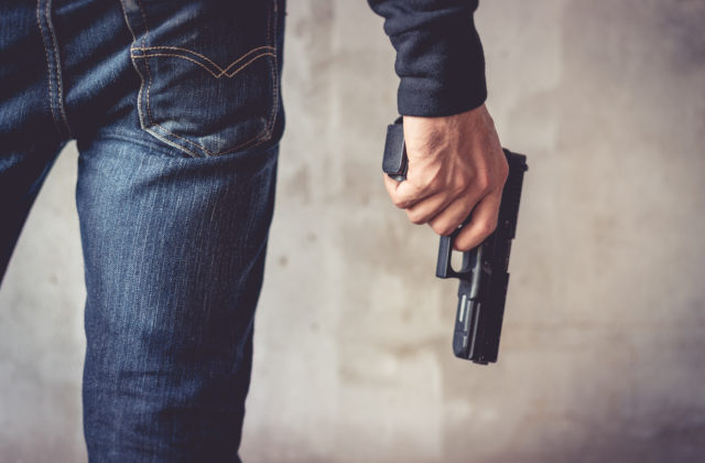 Muž v Poprade ohrozoval ľudí strelnou zbraňou, incident sa stal len dve hodiny po začatí nového roku
