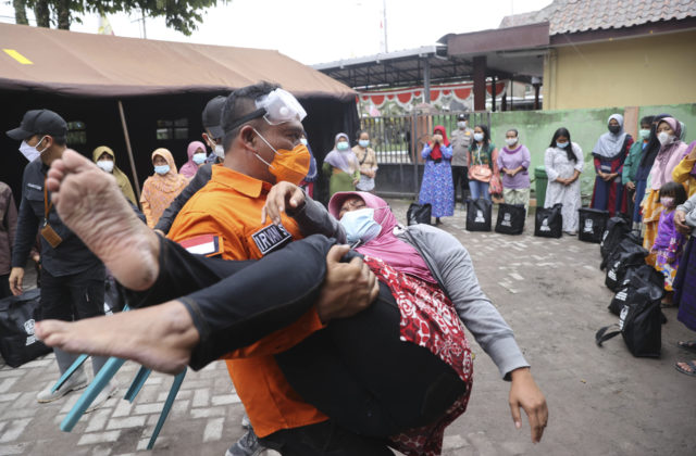 V Indonézii náhle vybuchla sopka Semeru, nešťastie neprežilo najmenej 14 ľudí