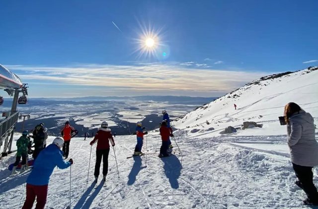 Lyžovať už môžete aj na najvyššie položenej zjazdovke v Tatrách, odporúčajú ju najmä dobrým lyžiarom