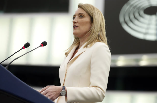 Šéfka europarlamentu pozastavila funkciu podpredsedníčke Eve Kailiovej, je vyšetrovaná z ovplyvňovania činnosti