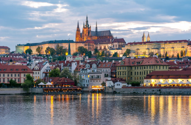 Česká polícia preveruje skartovanie tajného dokumentu, má za tým stáť Pražský hrad