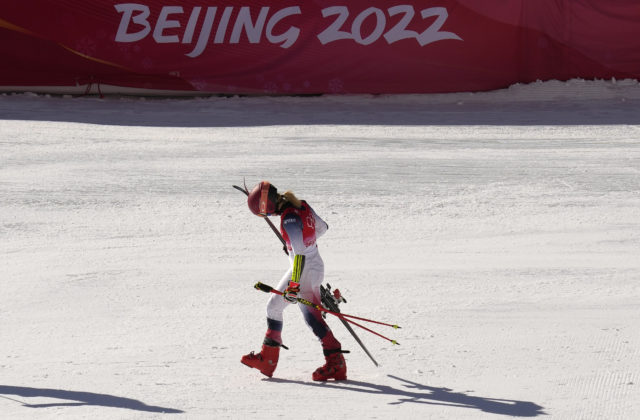 Shiffrinová v Pekingu nezískala medailu ani v tímovej súťaži, zlatí sú Rakúšania a slovenský bod získal Adam Žampa
