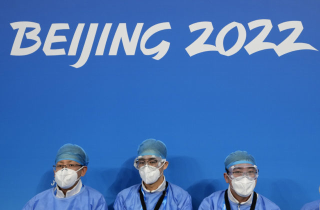 Tri dni pred ZOH 2022 pribudlo v Pekingu 24 olympionikov s COVID-19, celkový počet stúpol na dve stovky