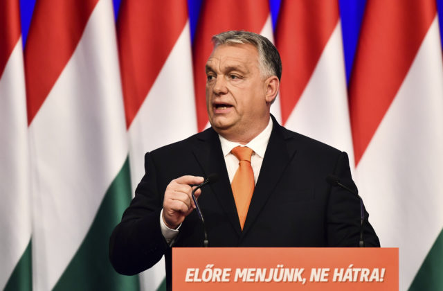 Orbánovi pomohla k víťazstvu aj vojna, podľa politológa to môže povzbudiť i proruských politikov na Slovensku