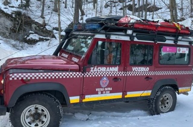 Horskí záchranári objavili telo nezvestného 21-ročného muža, nachádzalo sa 100 metrov od zjazdovky