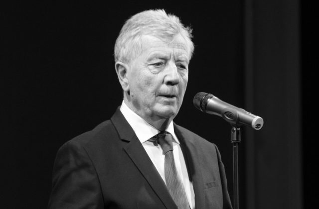 Vo veku 77 rokov zomrel herec a politik Ľubo Roman, kandidoval aj v prezidentských voľbách