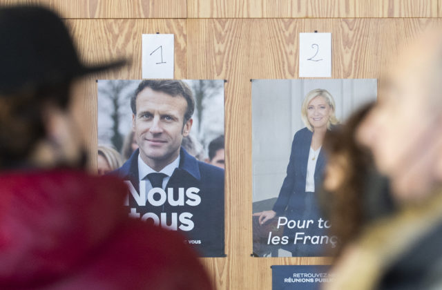 Macron vyhral prezidentské voľby vo Francúzsku, jasne porazil Le Penovú a napodobnil Chiraca