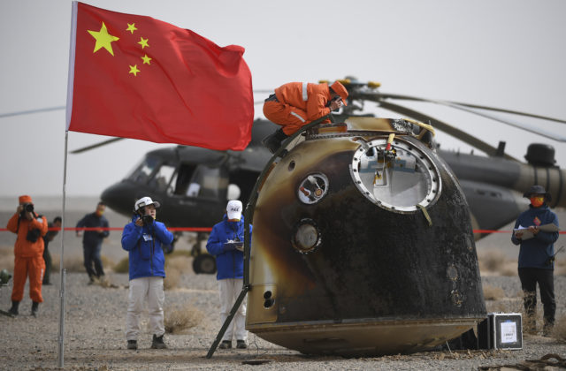 Čínski kozmonauti sa vrátili na Zem, na vesmírnej stanici boli rekordne dlho