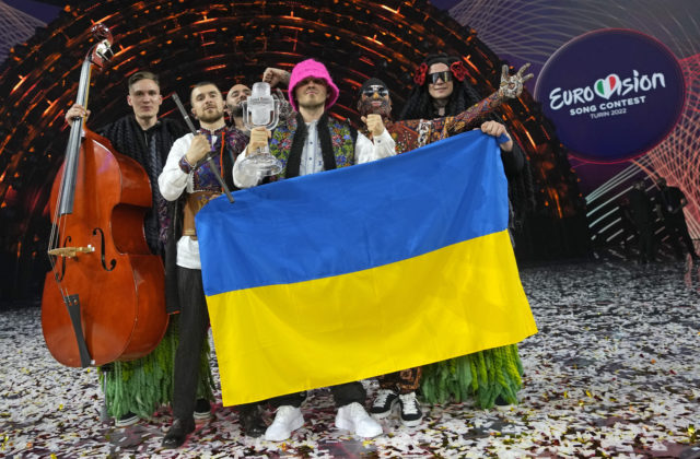 Eurovízia sa budúci rok uskutoční vo Veľkej Británii, nakoľko u víťazov na Ukrajine stále prebieha vojna