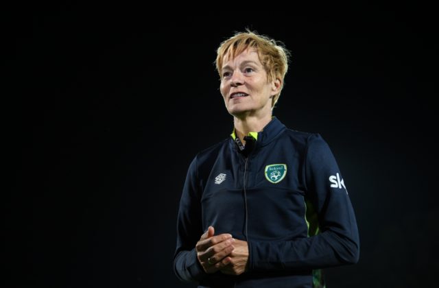 Súčasnú trénerku ženskej futbalovej reprezentácie Írska mal v minulosti znásilniť holandský funkcionár