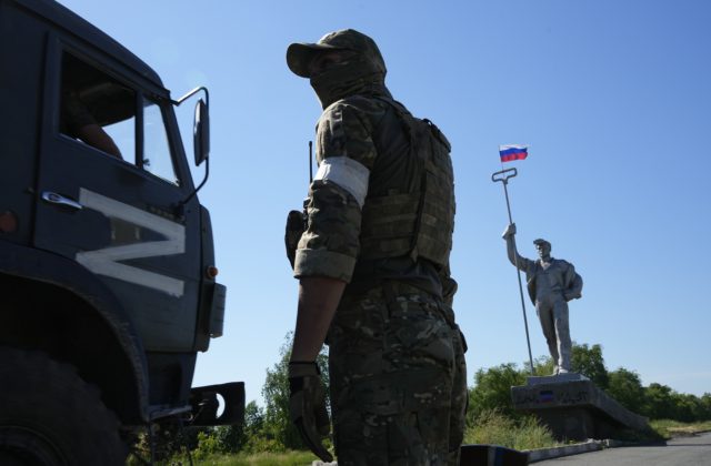 Ruským silám sa v Doneckej oblasti napriek delostreleckým a raketovým útokom nedarí postupovať