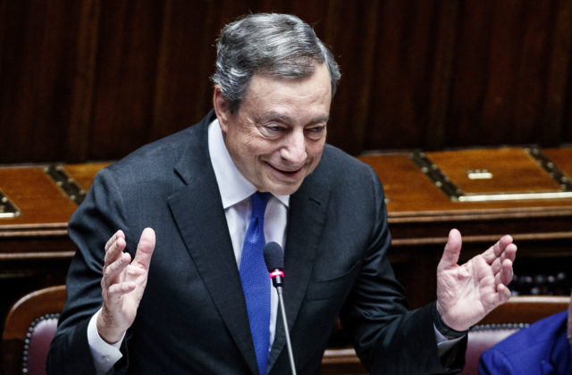 Premiér Draghi rezignoval, pre Taliansko a Európu sa začína obdobie neistoty