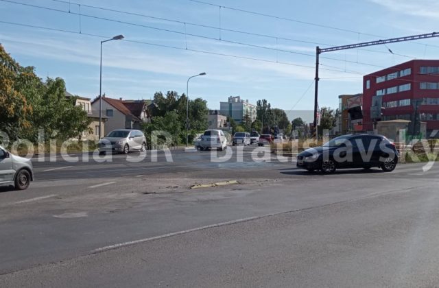V Bratislave vyhasol život staršej ženy, ktorá vošla priamo pred prichádzajúci vlak (foto)