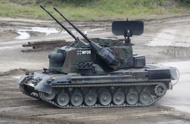 Ukrajina dostala prvé tri protilietadlové systémy Gepard, pomôžu odraziť ruské útoky