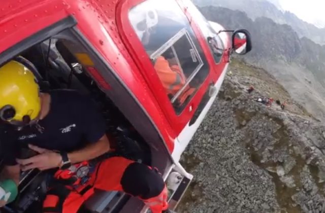 Skupinu turistov na Kriváni zasiahol blesk, zasahoval vrtuľník (video)