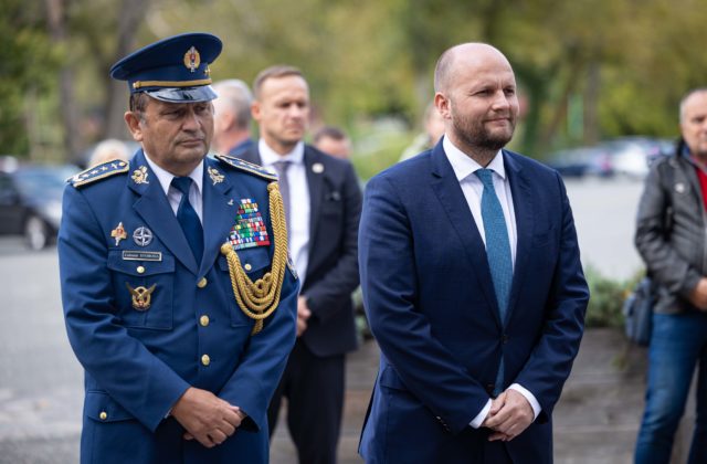 Okrem Slovenskej republiky oslavujú okrúhle výročie aj jej ozbrojené sily. Minister Naď avizoval zámer do roku 2024