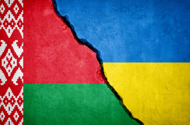 Bielorusko sa s najväčšou pravdepodobnosťou neplánuje zapojiť do vojny na Ukrajine, manévre pri hraniciach však vyvolávajú otázky