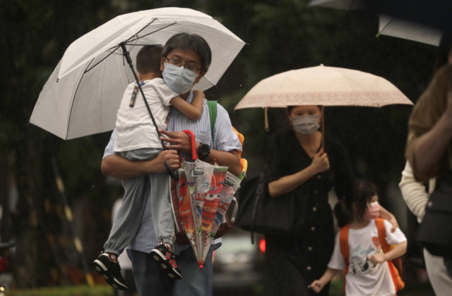 V Japonsku prebieha obrovská evakuácia tisícov ľudí, dôvodom je blížiaci sa tajfún