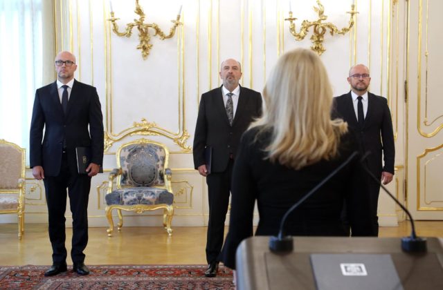 Prezidentka Čaputová odovzdala poverovacie listiny trom novým veľvyslancom