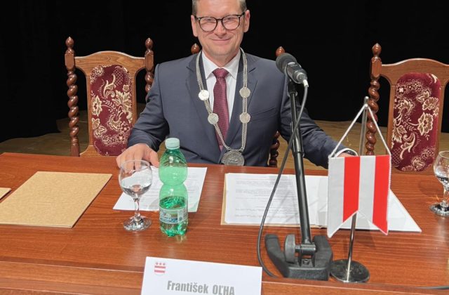 Prešovský primátor Oľha mal mať základný plat 4 287 eur, ale bude zarábať o desiatky percent viac