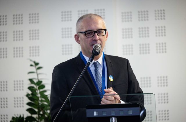 Miroslav Kollár víta dohodu o predčasných voľbách a podporí návrh na podmienenie zmeny volebného systému 90-timi hlasmi