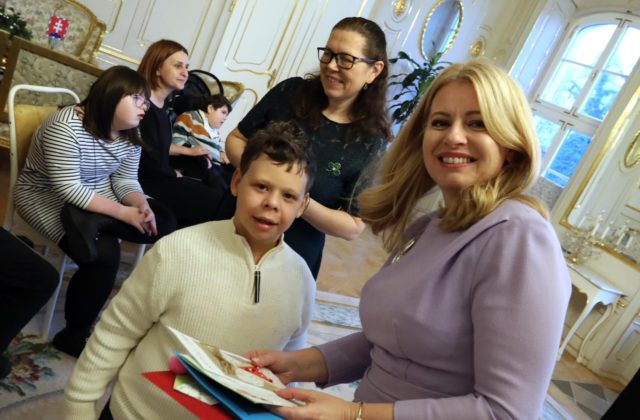 Deti so zdravotným znevýhodnením sú neviditeľné. Čaputová ich privítala v Prezidentskom paláci (foto)