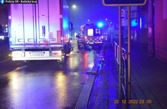 Kamión zrazil v Sobranciach chodca, muž nemal šancu prežiť (foto)