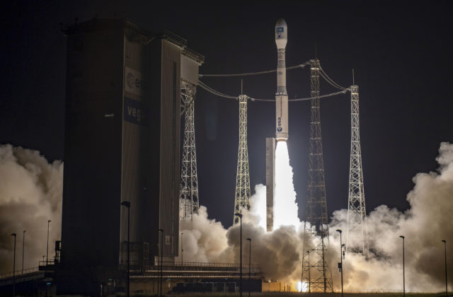 Štart európskej rakety Vega-C zlyhal po necelých troch minútach, príčiny zatiaľ nie sú známe