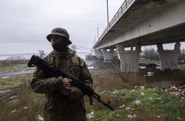 Raketový útok v Makijivke podľa Ruska zapríčinili mobilné telefóny vojakov, obete odhaduje na desiatky