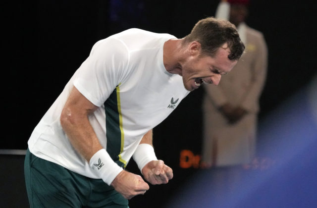 Nasadené tenistky na Australian Open postupujú, veterán Murray zaskočil favorizovaného Berrettiniho