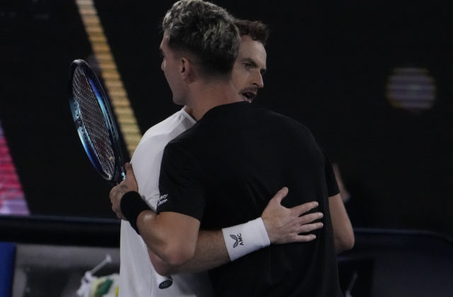 Murray sa na Australian Open opäť natrápil, s Kokkinakisom odohral takmer šesťhodinový zápas