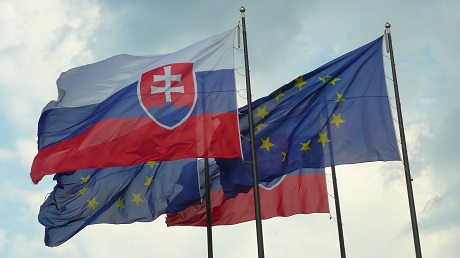 Vlajky SR a EÚ - Wikimedia