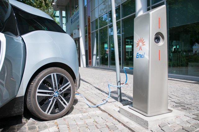 Elektrické BMW - energia.sk