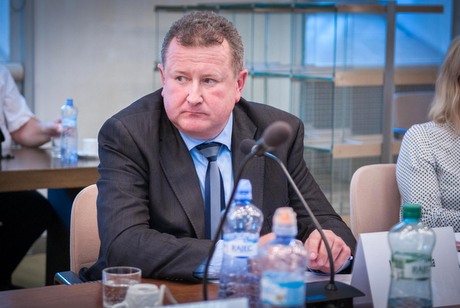 Jozef Holjenčík na výbore 2016 - energia.sk
