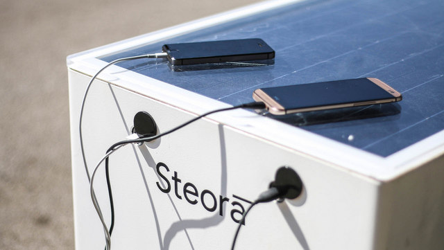 Smart solárna lavička - Steora
