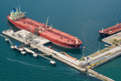 LNG prístav tanker