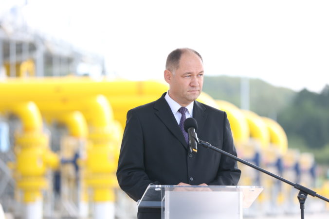 Generálny riaditeľ spoločnosti Eustream Rastislav Òukovič počas oficiálneho otvorenia plynovodného prepojenia medzi Slovenskom a Poľskom v poľskej obci Strachocina Poľsko
