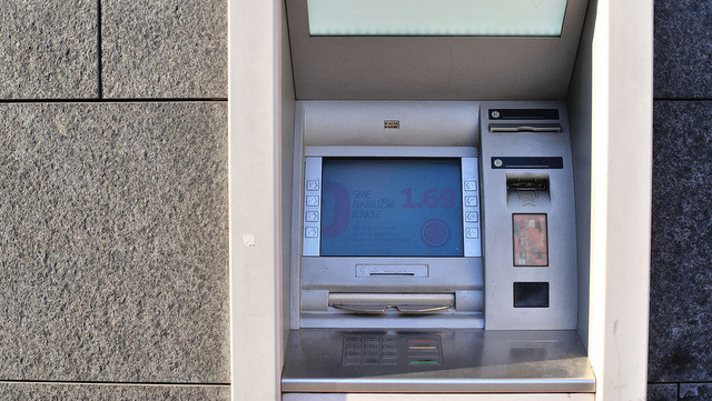 Samoobslužné zariadenia - bankomaty