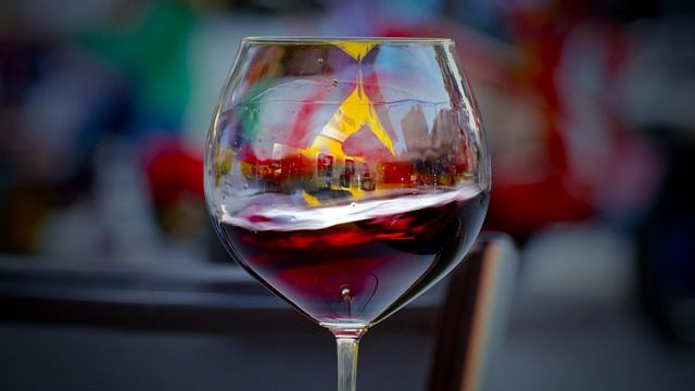 Vino alkohol pixabay.jpg